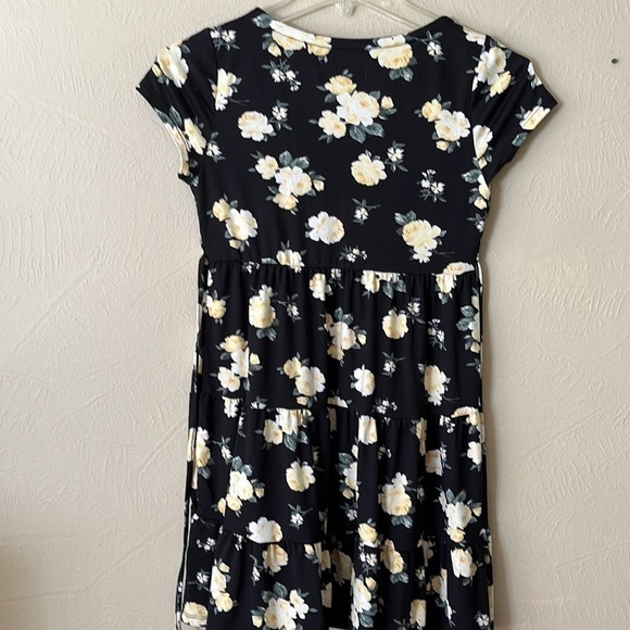 Hollister Dress Three Tiered Wrap on the top mini size XS - Picture 5 of 14